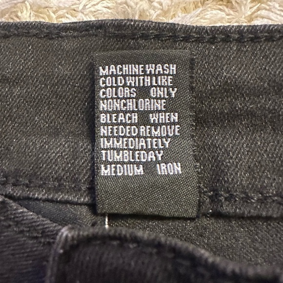 BOB Jeans - Black High Waist Distressed Skinny Stretch Jeans - Size 0 - Picture 9 of 9